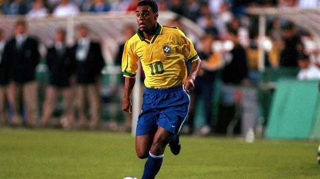 Hình ảnh: Denilson là một tài năng Brazil khác không thể tỏa sáng