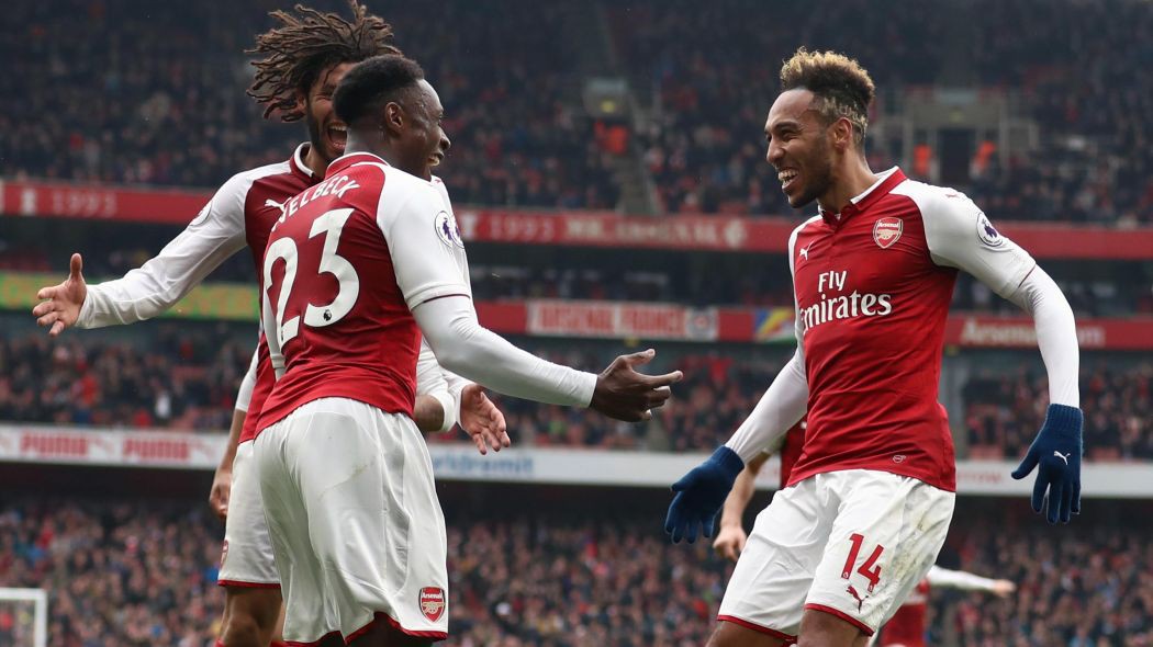 Hình ảnh: 2 tiền đạo Welbeck và Aubameyang phối hợp với nhau rất ăn ý