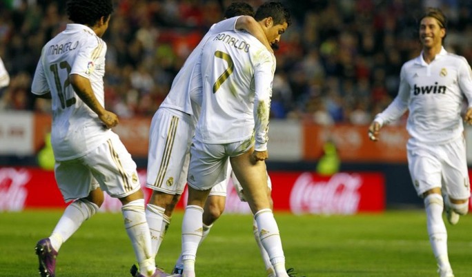 Hình ảnh: Ronaldo ăn mừng sau khi lập siêu phẩm vào lưới Osasuna