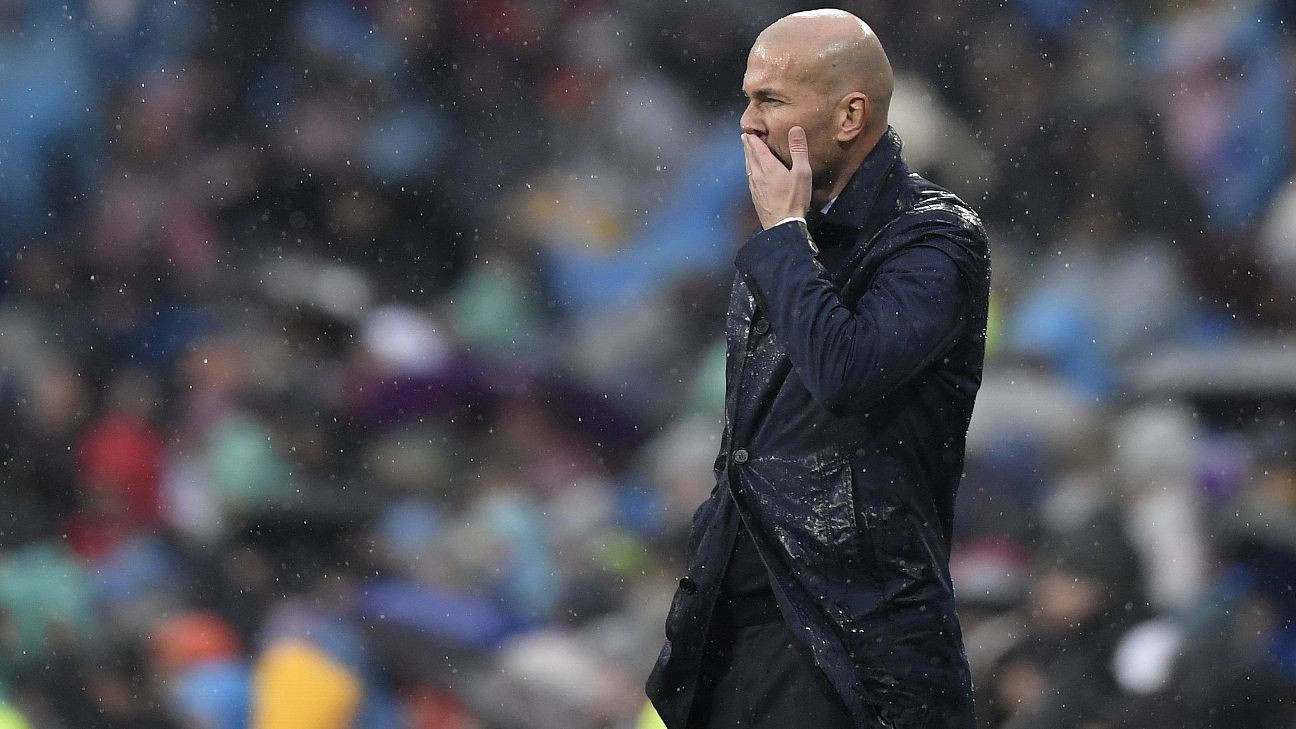 Hình ảnh: Zidane cũng không thể nào lý giải được sự sa sút khó tin của các học trò