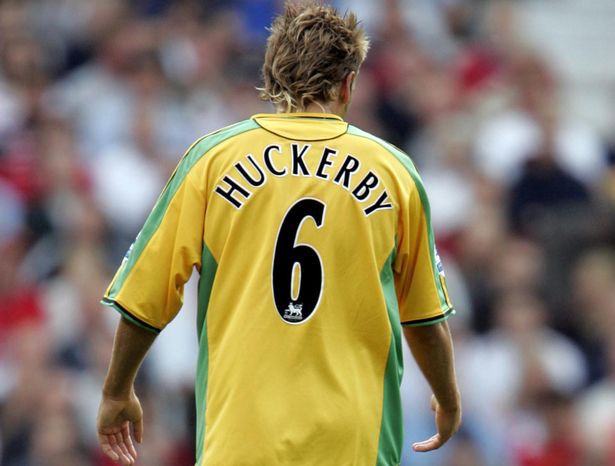 Hình ảnh: Darren Huckerby mang chiếc áo số 6 khi khoác áo Norwich