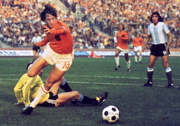 Hình ảnh: Jorhan Cruyff trong màu áo ĐT Hà Lan
