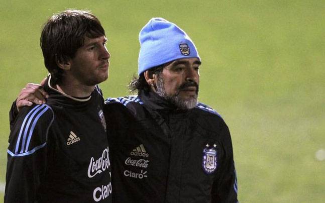 Hình ảnh: Maradona đã truyền dạy cho Messi những tuyệt kỹ đá phạt như hiện tại