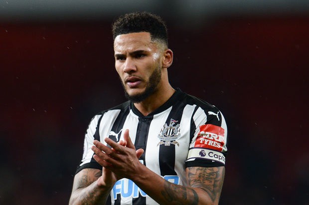 Hình ảnh: Chelsea đang muốn có sự phục vụ của Lascelles từ Newcastle