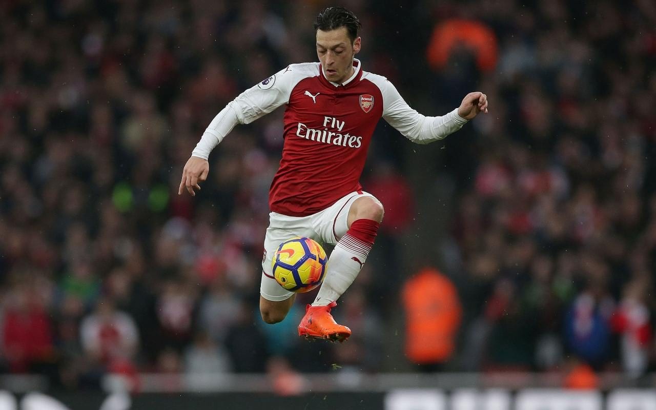 Hình ảnh: Ozil từ lâu đã là chân chuyền hàng đầu của giải NHA