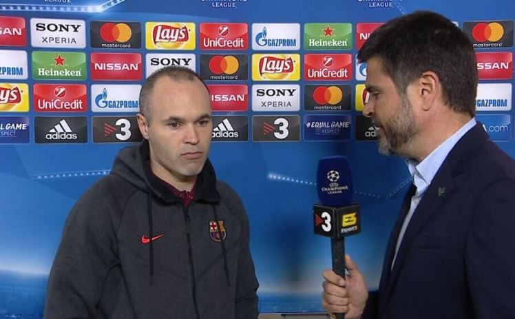 HÌnh ảnh: Iniesta trả lời phỏng vấn sau trận đấu