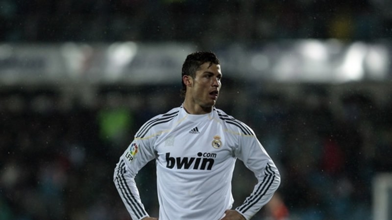 Hình ảnh: 2009/2010 là mùa duy nhất Ronaldo không ghi được 40 bàn