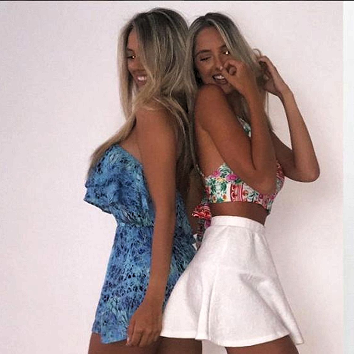 Cặp chị em song sinh Gabrielle và Valeska Araujo từ chối lời mời dự tiệc của Neymar.