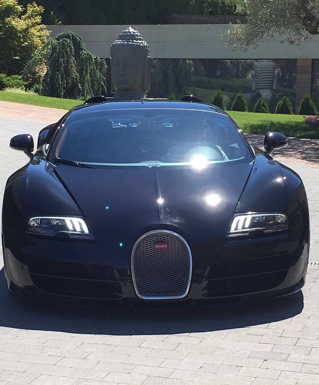 Chiếc Bugatti Veyron 16.4 mới tậu của Ronaldo.