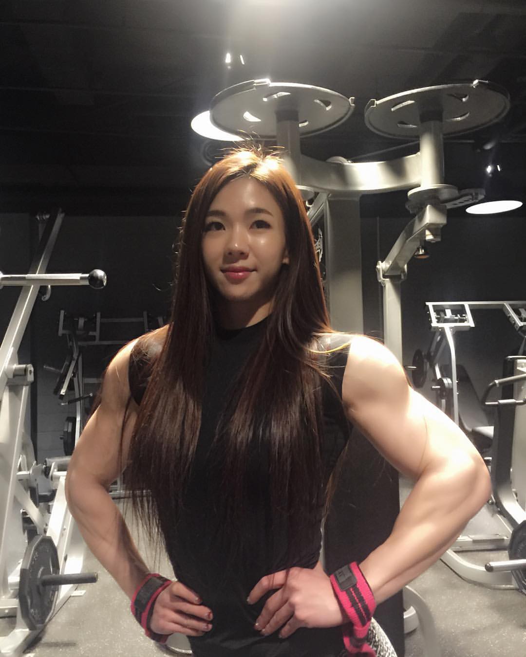 Cô gái cơ bắp Yeon Woo Jhi.