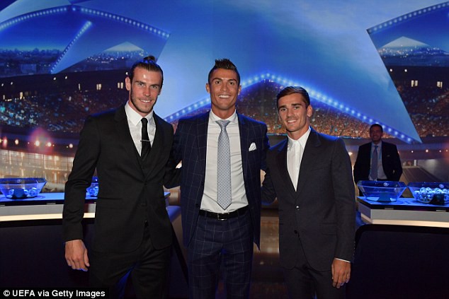 Ronaldo cùng Bale và Griezmann lịch lãm tại lễ trao giải.