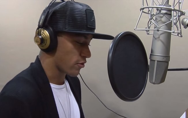 Neymar góp giọng trong MV gây quỹ từ thiện.