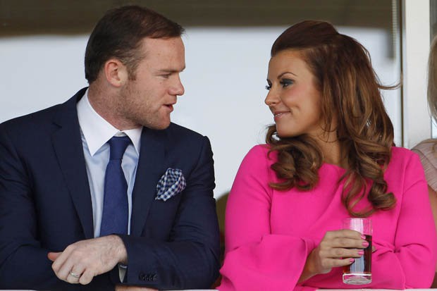 Vợ chồng Rooney hạnh phúc đón con trai thứ 3 chào đời.