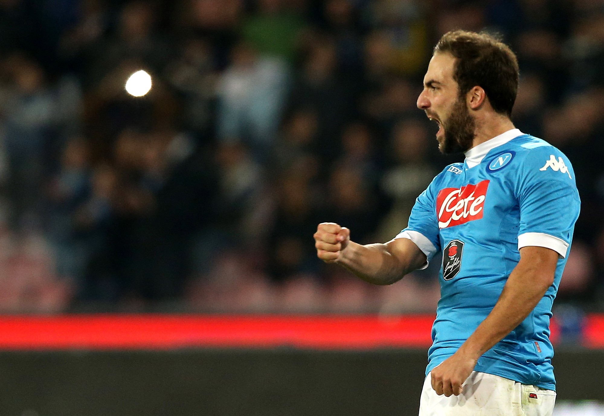 Higuain từ chối sang Trung quốc thi đấu dù kiếm bội tiền.