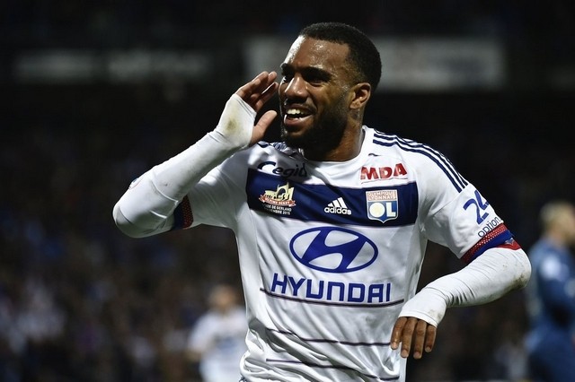 PSG muốn có Alexandre Lacazette.