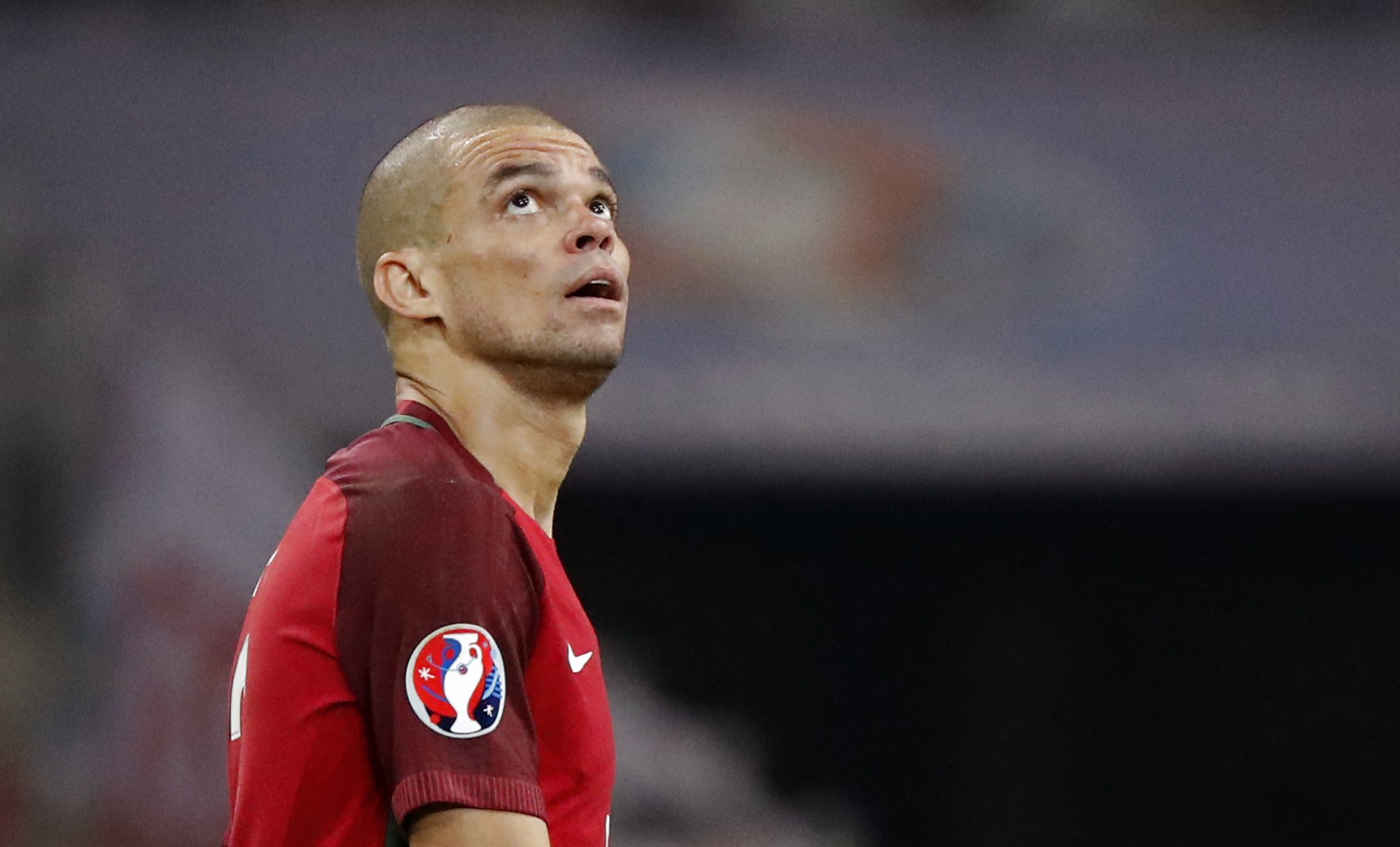 Pepe sẽ không có mặt tại trận bán kết giữa Bồ Đào Nha và Xứ Wales do chấn thương đùi.