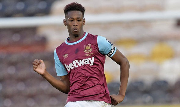 Cả Man City lẫn Man Utd đều muốn có sự phục vụ của Reece Oxford. 