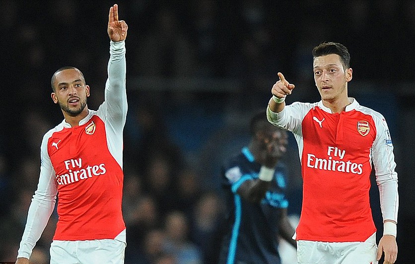 Theo Walcott và Oezil là hai cầu thủ góp phần quan trọng vào thành tích của Arsenal giai đoạn này.