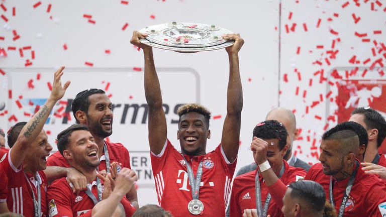 Kingsley Coman và khoảnh khắc đăng quang cùng Bayern Munich.