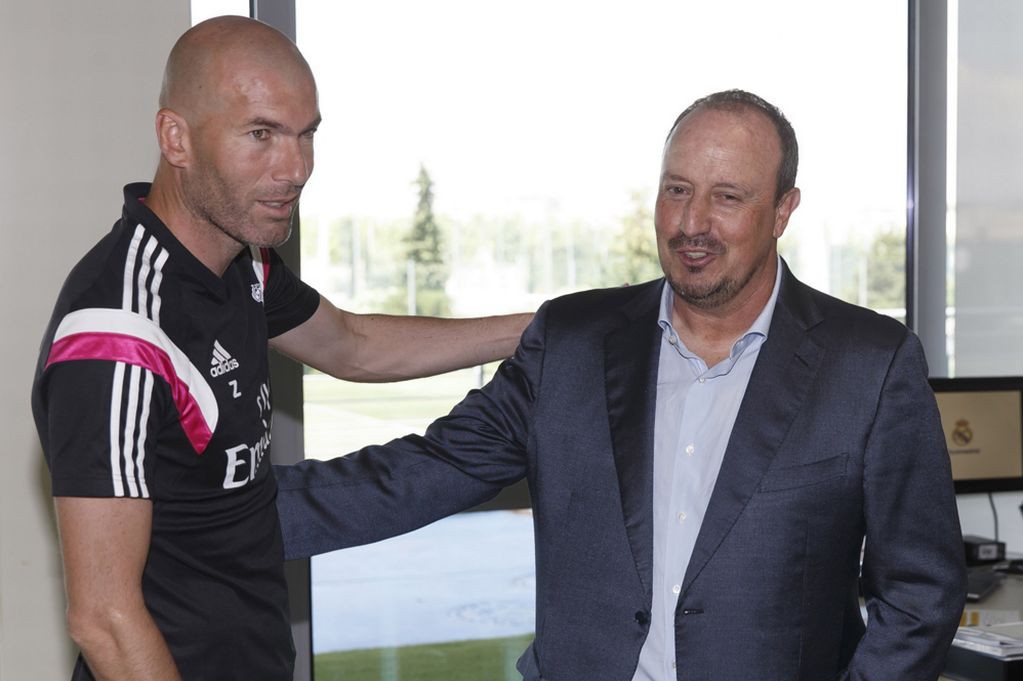 Zidane sẽ thay thế Benitez?