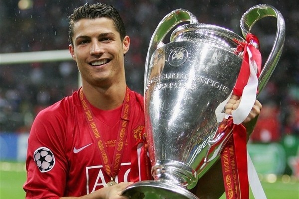 Cristiano Ronaldo đem đến nhiều danh hiệu cho Man Utd khi còn khoác áo Quỷ Đỏ.