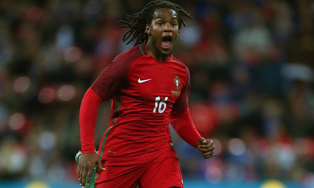 Renato Sanches bị nghi gian lận tuổi.