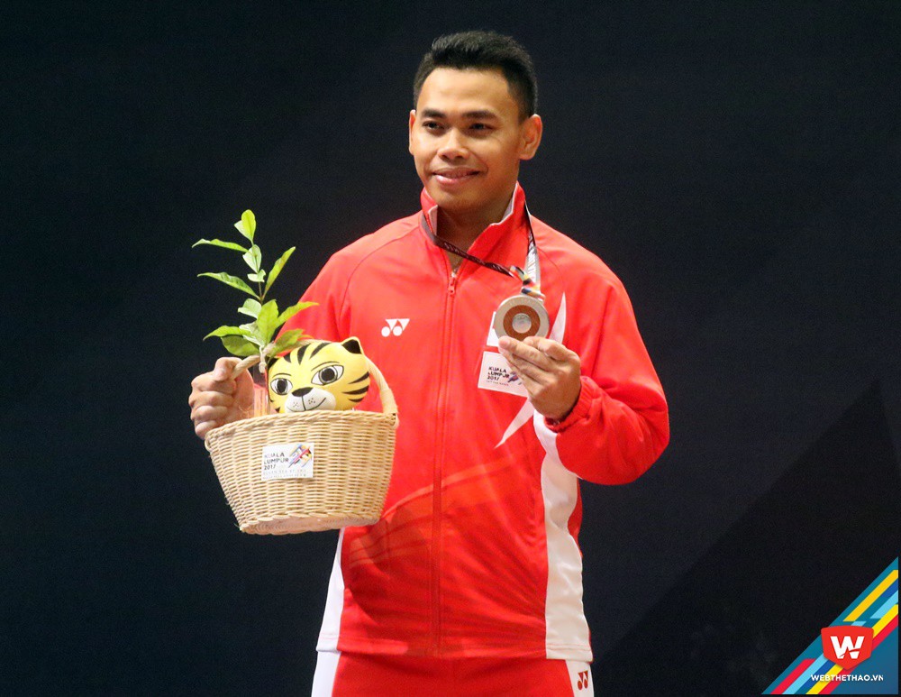 Eko Yuli Irawan (Indonesia) cũng phá kỷ lục SEA Games nhưng ngậm ngùi về nhì. Ảnh: Văn Nhân
