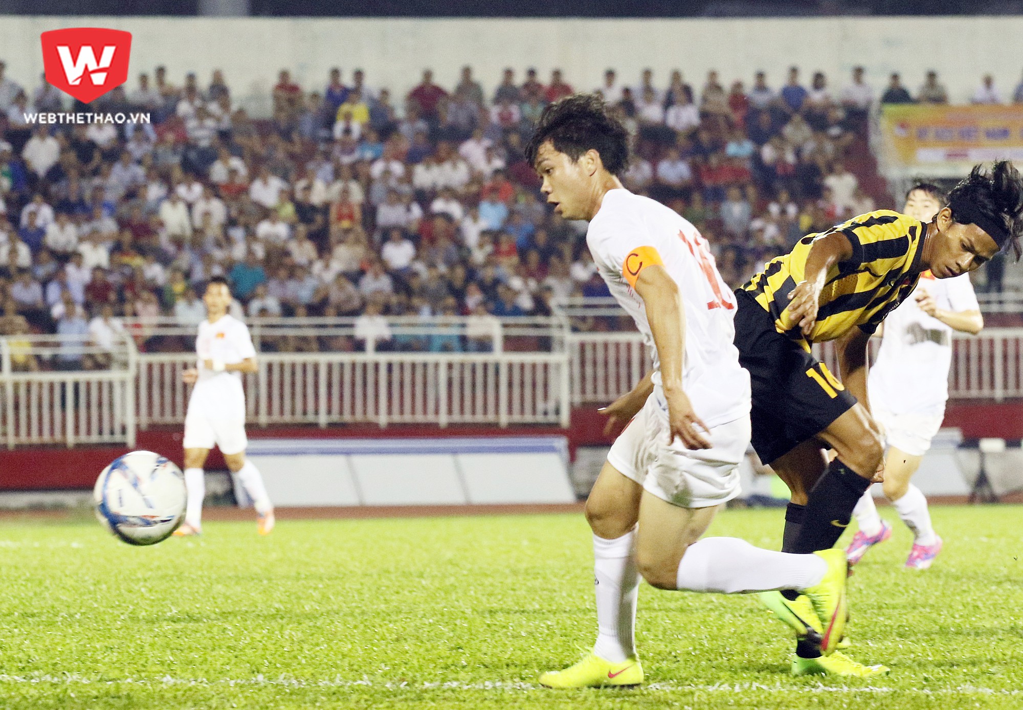 Công Phượng đã chơi đầy nỗ lực trong trận đấu với U.23 Malaysia. Ảnh: Văn Nhân