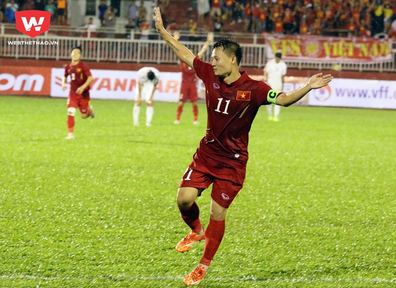 Lương ''dị'' ăn mừng bàn thắng cuối cùng cho ĐTVN tại sân Thống Nhất. Ảnh: Văn Nhân