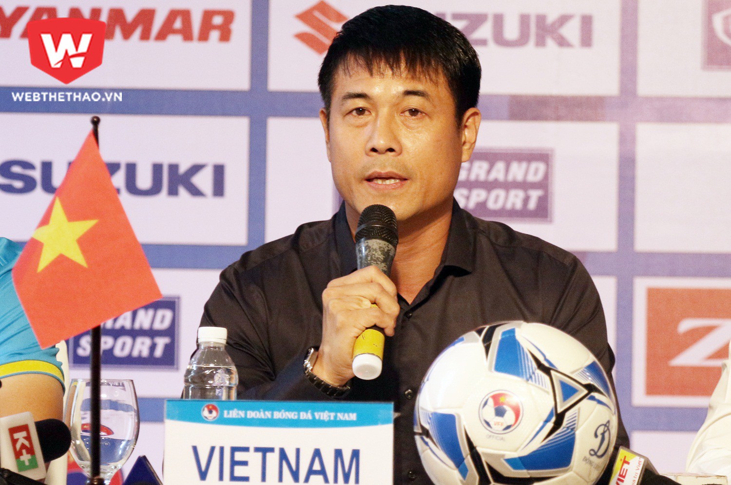 HLV Hữu Thắng tự tin U22 Việt Nam sẽ giành vé vào vòng chung kết U23 châu Á. Ảnh: Văn Nhân