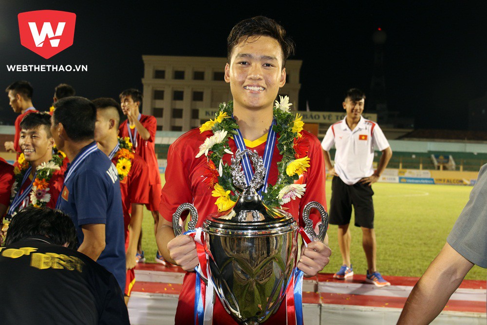 Bùi Hoàng Việt Anh, trung vệ cao 1m83 của U19 Việt Nam. Ảnh: Văn Nhân