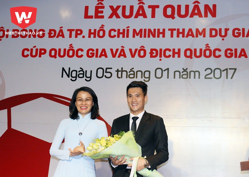 Công Vinh được trao Quyền phó chủ tịch CLB TP.HCM. Ảnh: Văn Nhân