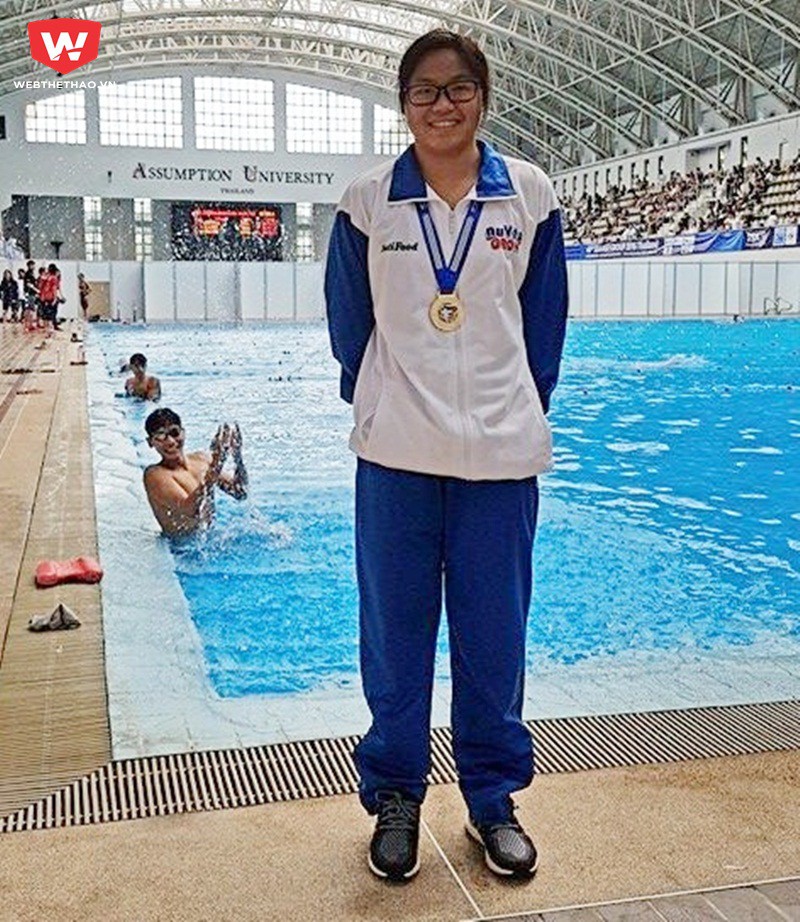 Phương Trâm giành 9 HCV ở giải bơi nhóm tuổi ĐNÁ 2016. Ảnh: NVCC