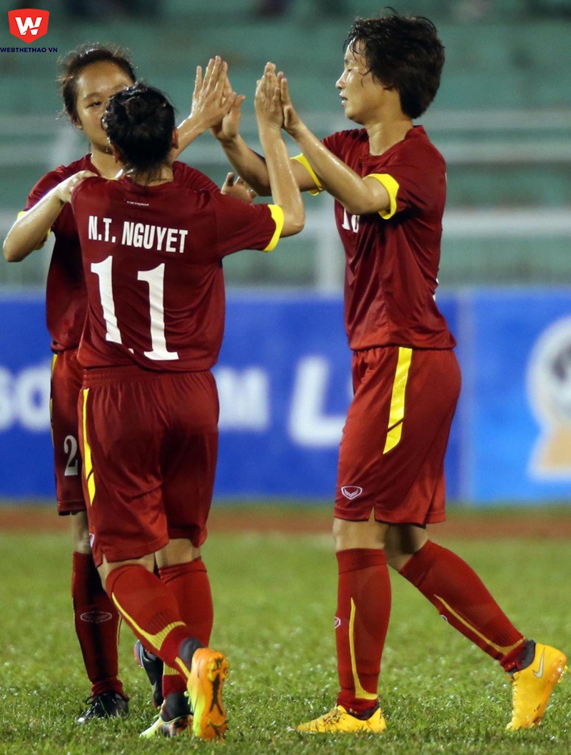 Nữ Việt Nam đã có chiến thắng 14-0 trước nữ Singapore.
