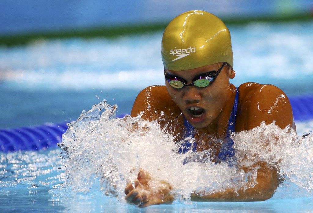 Ánh Viên tranh tài nội dung 400m hỗn hợp cá nhân nữ tại Olympic 2016. Ảnh: Reuters