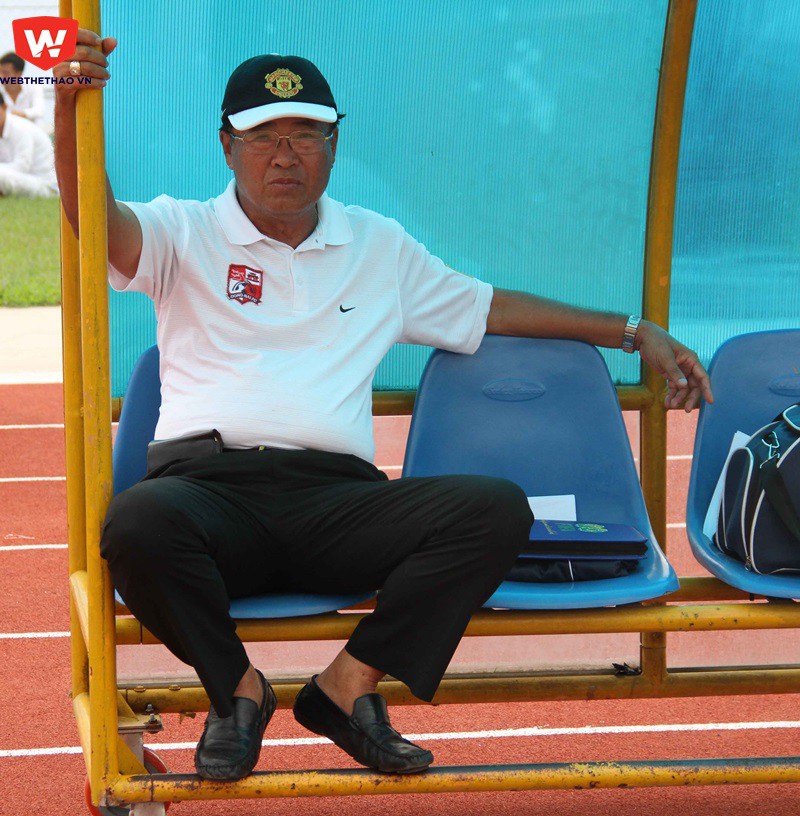 HLV Trần Bình Sự từng ngao ngán với các trận đấu không được trực tiếp. 