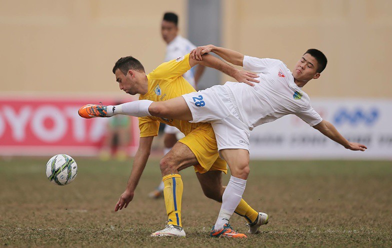 Hà Nội T&T đã thua bẽ mặt 0-3 trước FLC Thanh Hóa ở lượt đi V.League 2016.