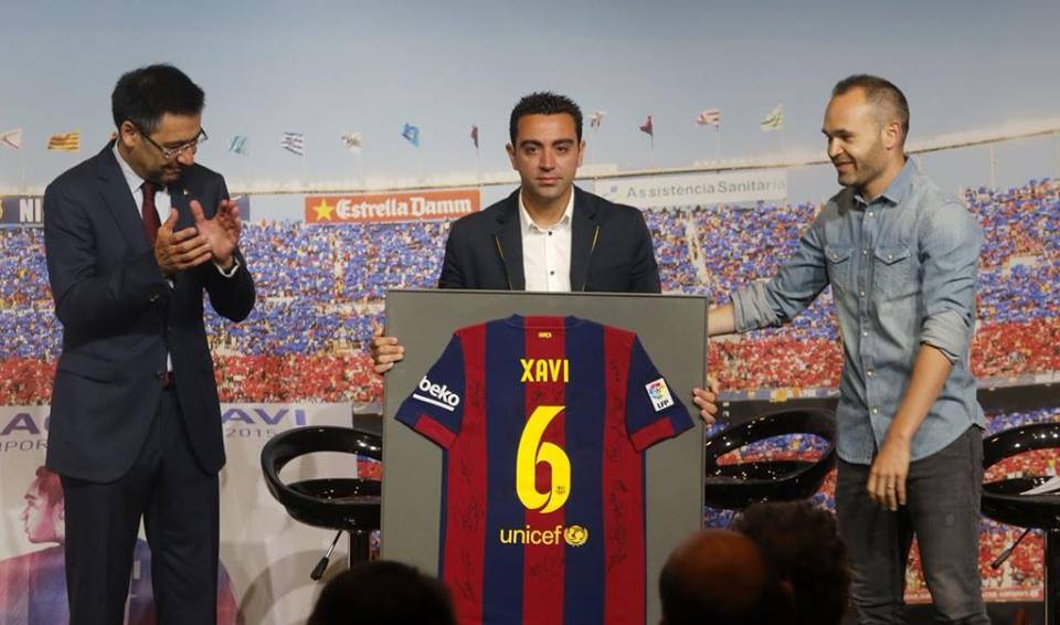 Barca ''cầu cứu'', Xavi chưa gật đầu