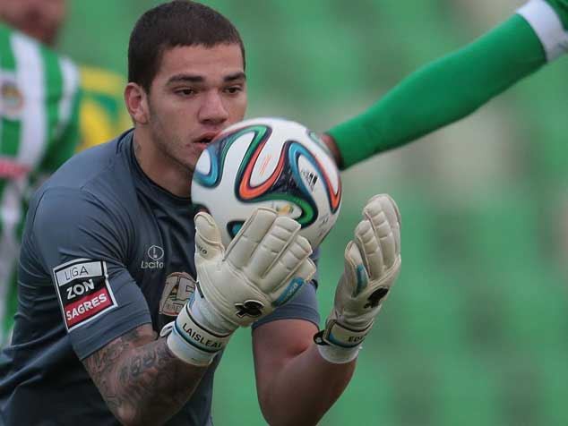 Cậu nhóc Ederson trong những năm đầu ở Benfica...