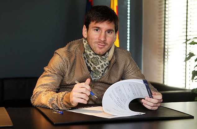 Hợp đồng hiện tại của Messi sẽ hết hạn cuối mùa