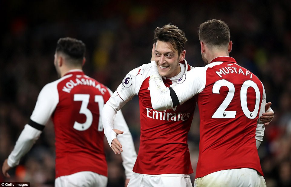 Ozil tiếp tục thăng hoa khi đá chính