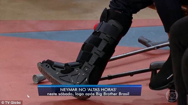hình ảnh: Chân phải vẫn nẹp nhưng Neymar xác nhận sẽ tập trở lại sau đây chừng 1 tháng