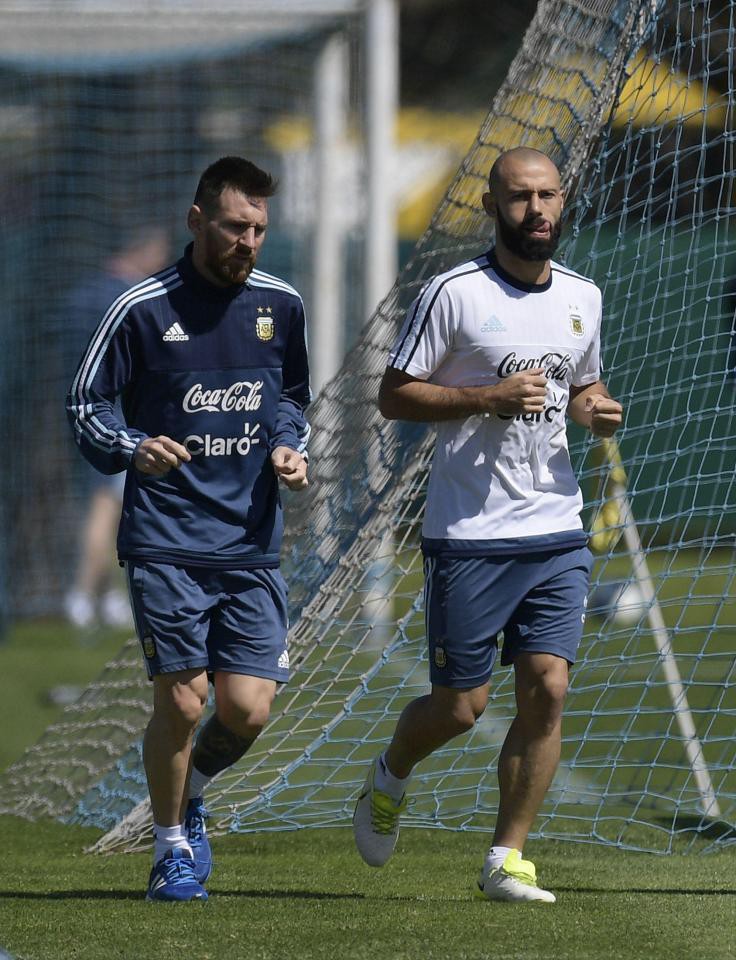 Messi cùng cựu thần Mascherano sẽ giúp Argentina vượt qua thời khắc sinh tử này?