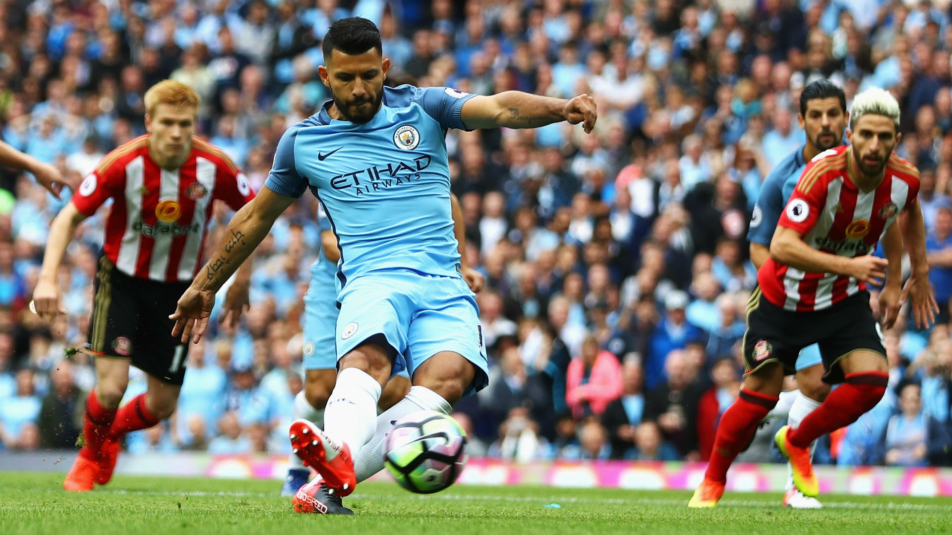 Không Aguero, Man City chẳng phát rồ