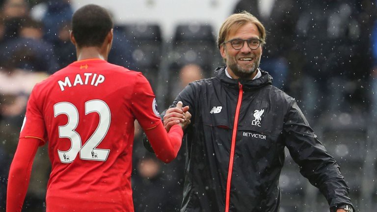 HLV Klopp không yên tâm với những trung vệ ông có trong tay như Matip, Lovren hay Klavan