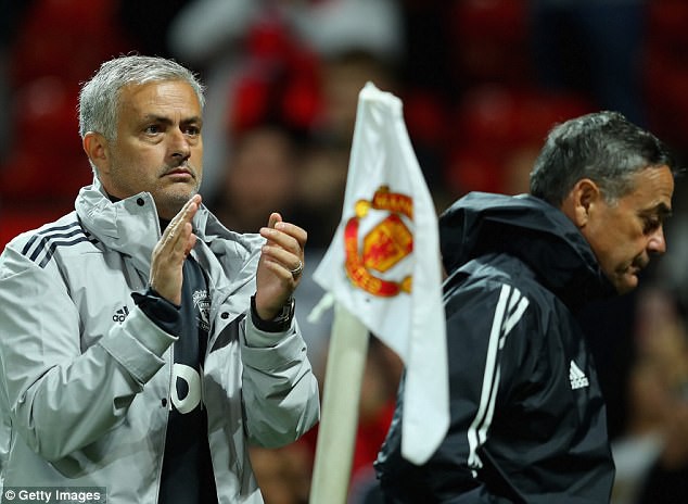 MU của Mourinho sẽ gặp Swansea ở vòng kế tiếp Cúp LĐ Anh