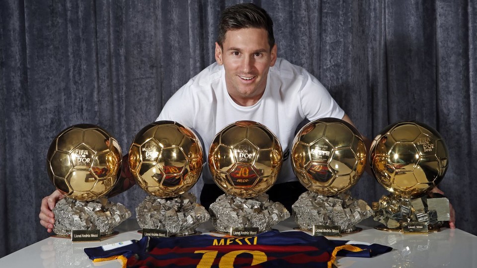 Messi từng giành tới 4 danh hiệu khi giải mang tên Fifa Ballon D'or từ 2010-2015