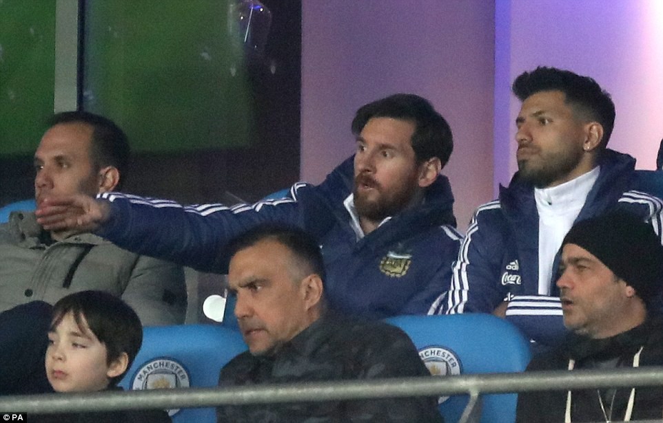 hình ảnh: Messi bất ngờ ngồi ngoài trận Argentina - Ý