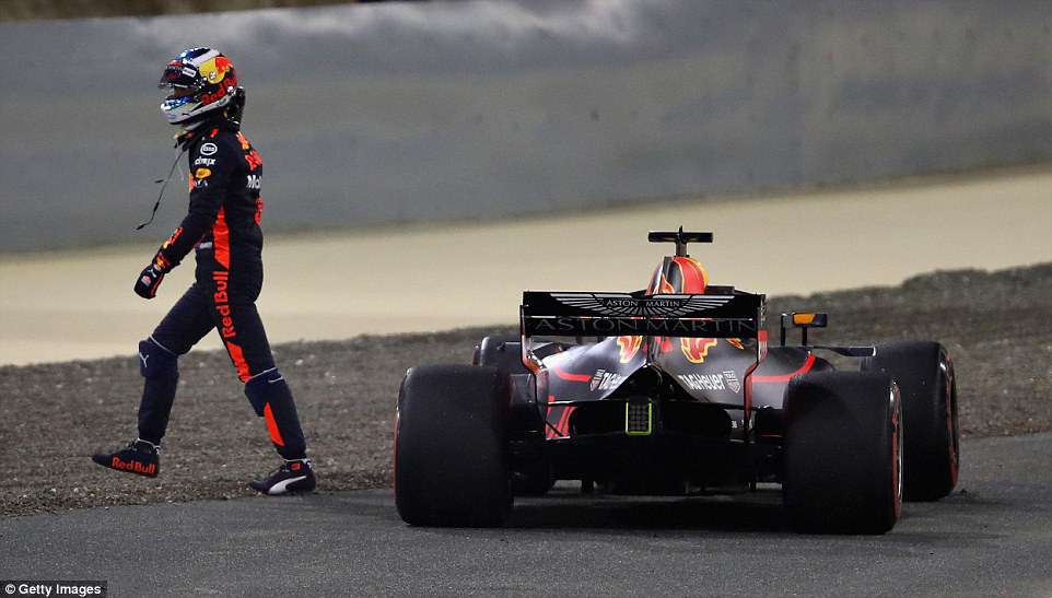 hình ảnh: Được kỳ vọng nhưng Ricciardo phải bỏ cuộc giữa chừng vì xe của anh bị lỗi kỹ thuật