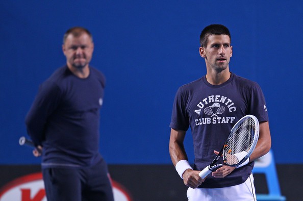 Hình ảnh: Vajda âm thầm hỗ trợ phía sau Djokovic giúp anh gặt hái vinh quang nhiều năm qua